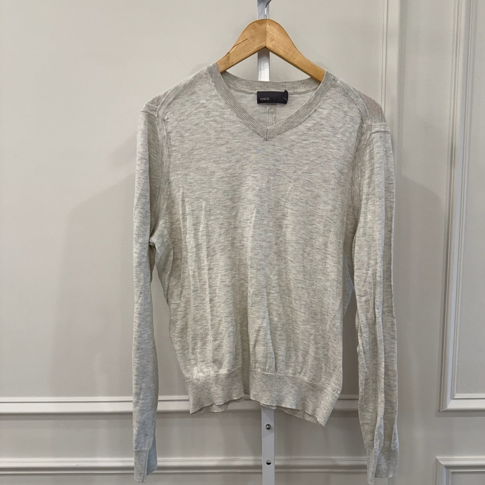 Vince Gray V-Neck Sweater Men’s Medium